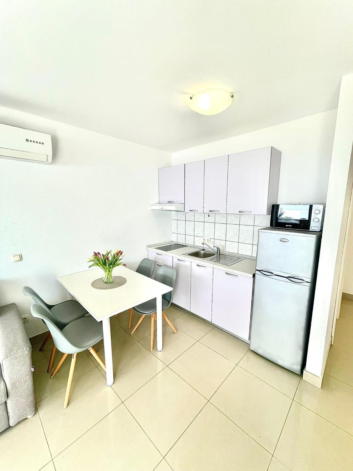 Apartments Katara Brela Extérieur photo